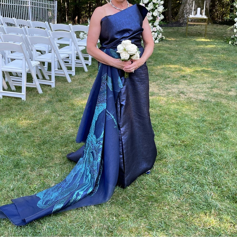 TARIK EDIZ Feris Navy Gown 96071 size: 12 US size 8